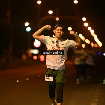 Runner Photo 7716875