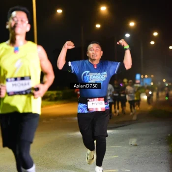 Runner Photo 7716877