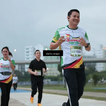 Runner Photo 7716881