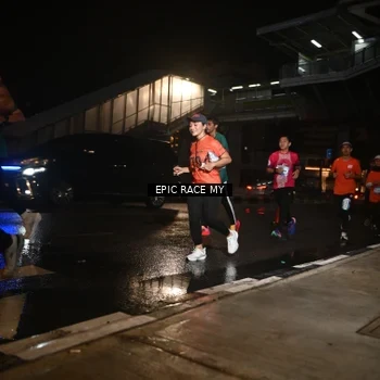 Runner Photo 7716882