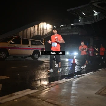 Runner Photo 7716891