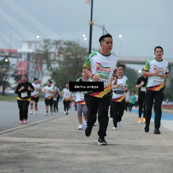 Runner Photo 7716906