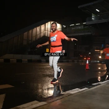 Runner Photo 7716918