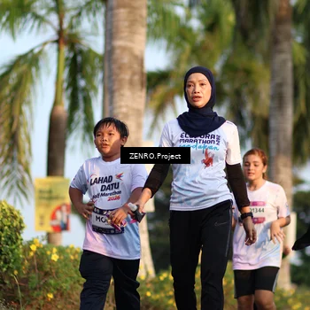Runner Photo 7716951