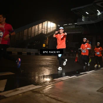 Runner Photo 7716978