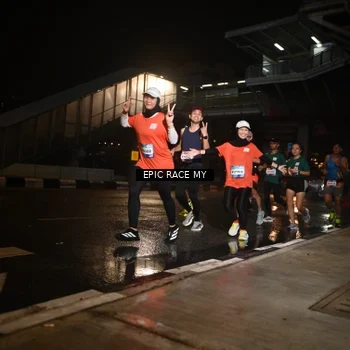 Runner Photo 7716990