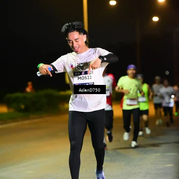 Runner Photo 7717019