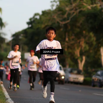 Runner Photo 7717029