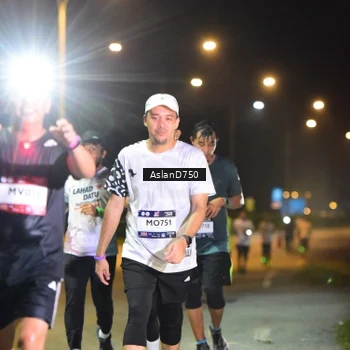 Runner Photo 7717032