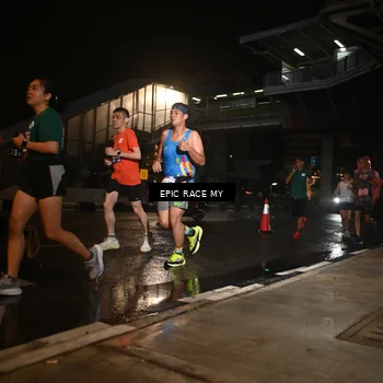 Runner Photo 7717076