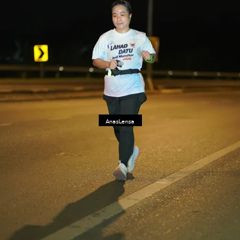 Runner Photo 7717082