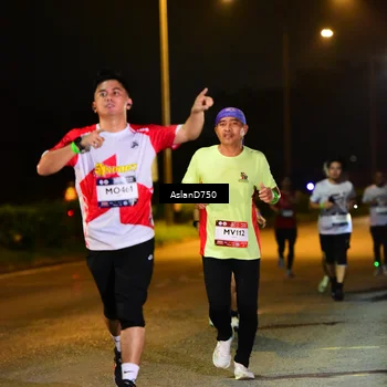 Runner Photo 7717085