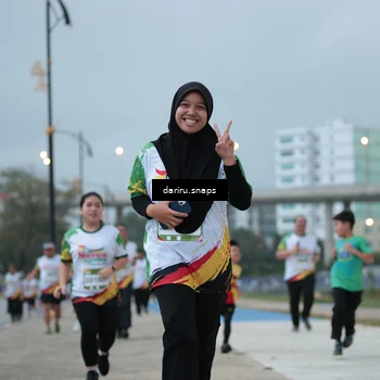 Runner Photo 7717110
