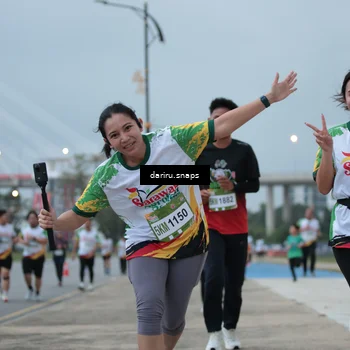Runner Photo 7717120