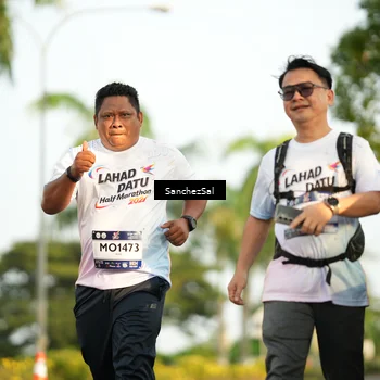 Runner Photo 7717123