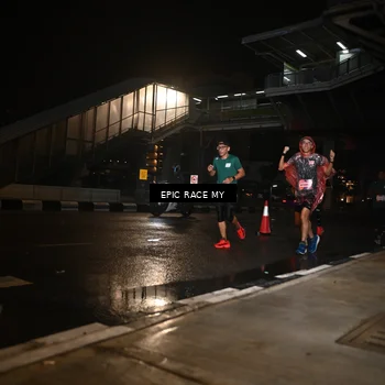 Runner Photo 7717125