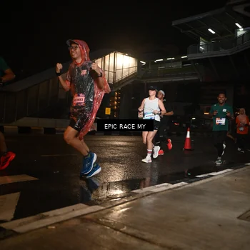 Runner Photo 7717132