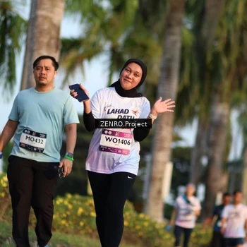 Runner Photo 7717140