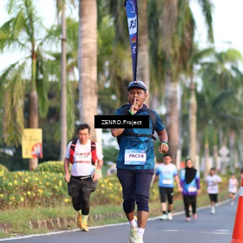 Runner Photo 7717148