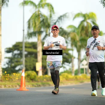 Runner Photo 7717153