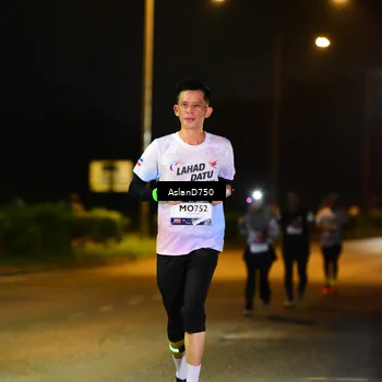 Runner Photo 7717174