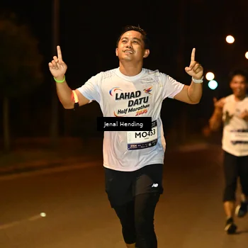 Runner Photo 7717187