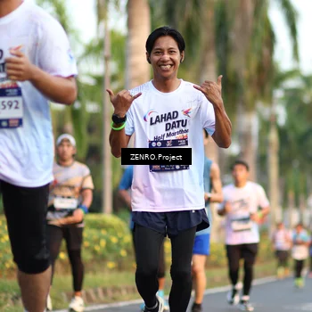 Runner Photo 7717189