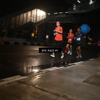 Runner Photo 7717246
