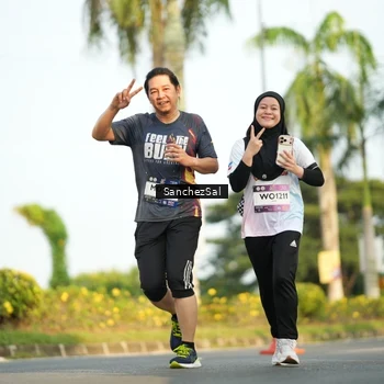 Runner Photo 7717300