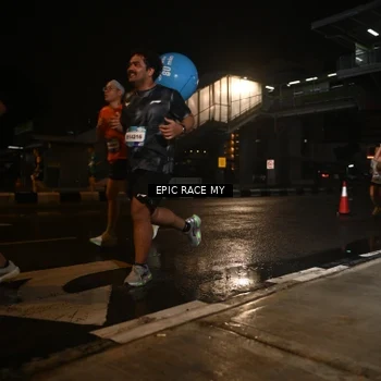 Runner Photo 7717309