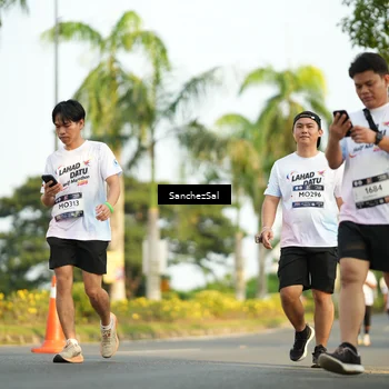 Runner Photo 7717312