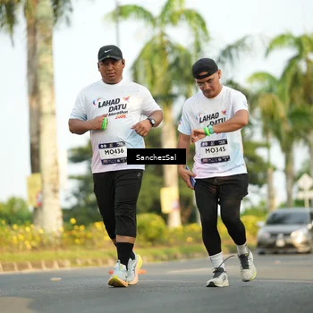 Runner Photo 7717345