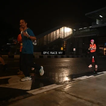 Runner Photo 7717400