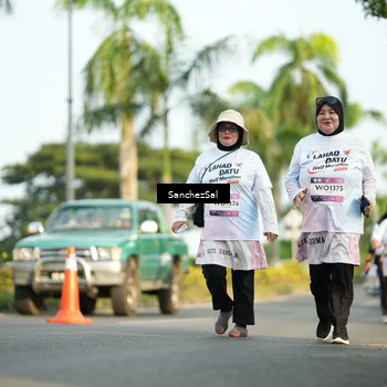 Runner Photo 7717403