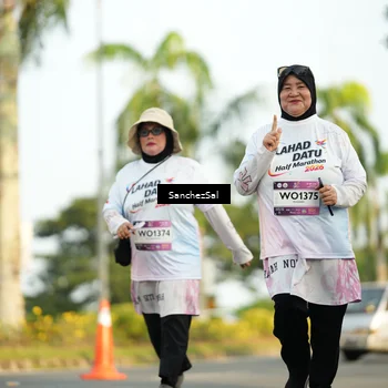 Runner Photo 7717412
