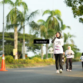 Runner Photo 7717476