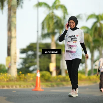 Runner Photo 7717495
