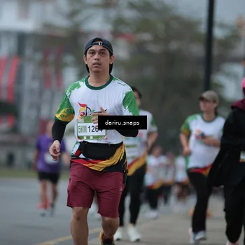 Runner Photo 7717504