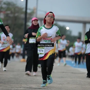Runner Photo 7717528
