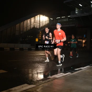 Runner Photo 7717571