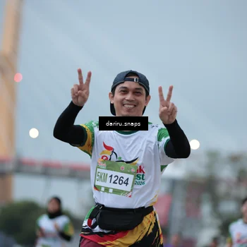 Runner Photo 7717572