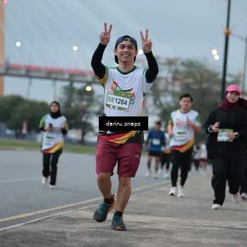 Runner Photo 7717575