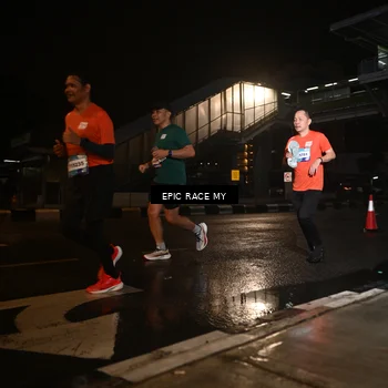 Runner Photo 7717700
