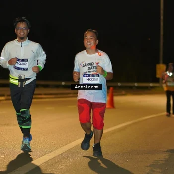 Runner Photo 7717716