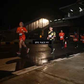 Runner Photo 7717750