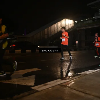 Runner Photo 7717771