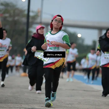 Runner Photo 7717773