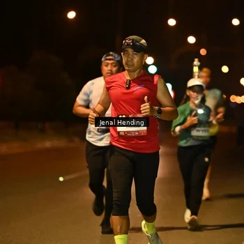 Runner Photo 7717875
