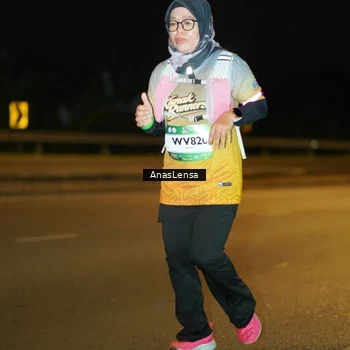 Runner Photo 7717876