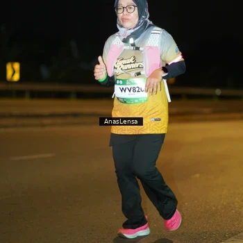 Runner Photo 7717880
